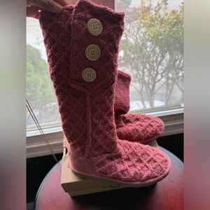 UGG Knit Boots with Buttons (SIZE 6)